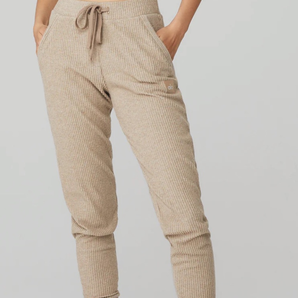 Alo beige ribbed joggers